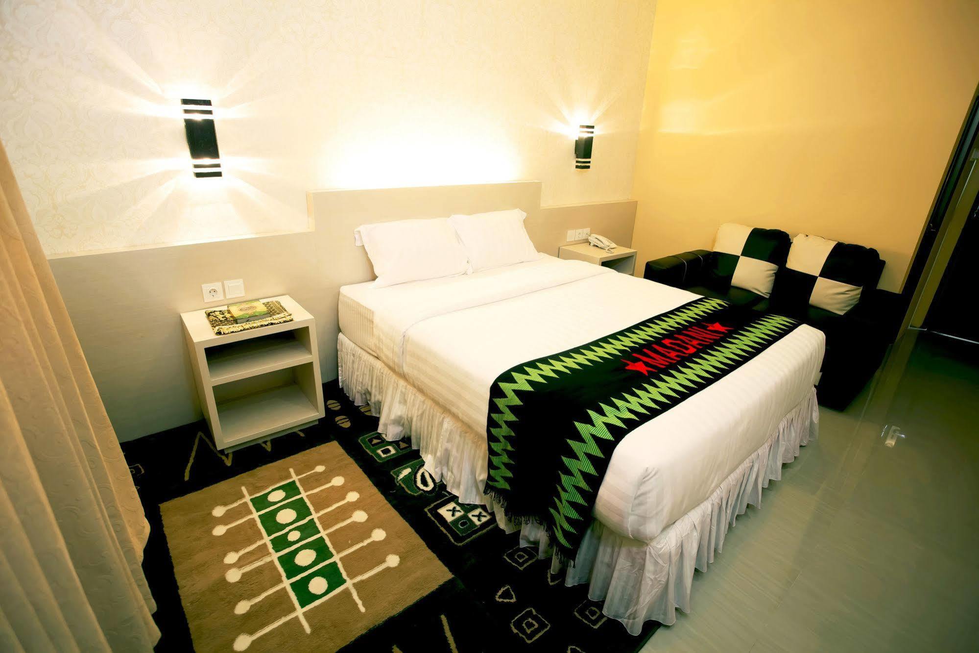 Grand Madani Hotel Mataram Exteriér fotografie